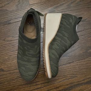 NWOB Sofft Recycled Knit Wedge Bootie in Army Print -Size 8